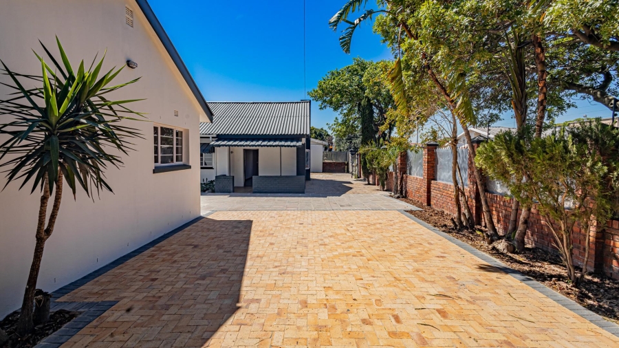 11 Bedroom Property for Sale in Richmond Estate Western Cape